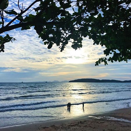 甲米奥南舒适私人客房海滨公寓 Ao Nang 外观 照片